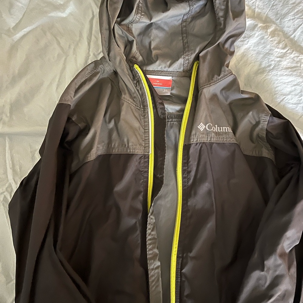 Columbia Two-Tone Hooded Jacket with Yellow Zipper